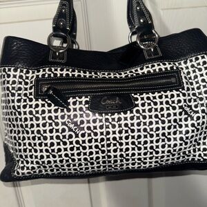 🌹COACH🌹Monochrome Signature Shoulder Bag EUC